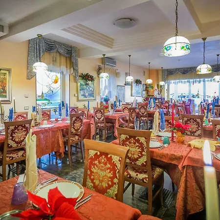 Ristorante Fabrizio 2* קאורלה