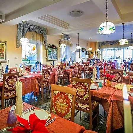 Ristorante Fabrizio 2* קאורלה
