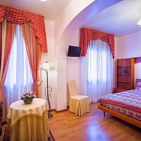 Ristorante Fabrizio מלון 2*